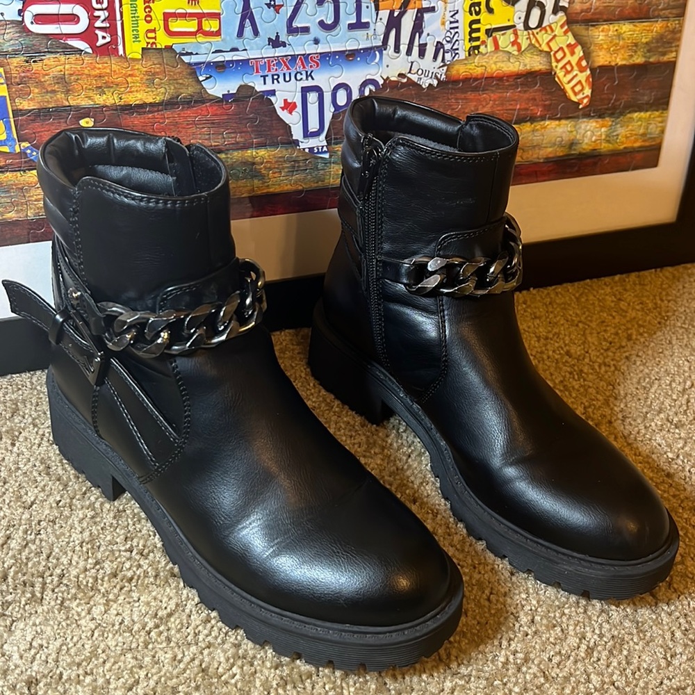 black boots, worn once, size 8, GBG Los Angeles brand